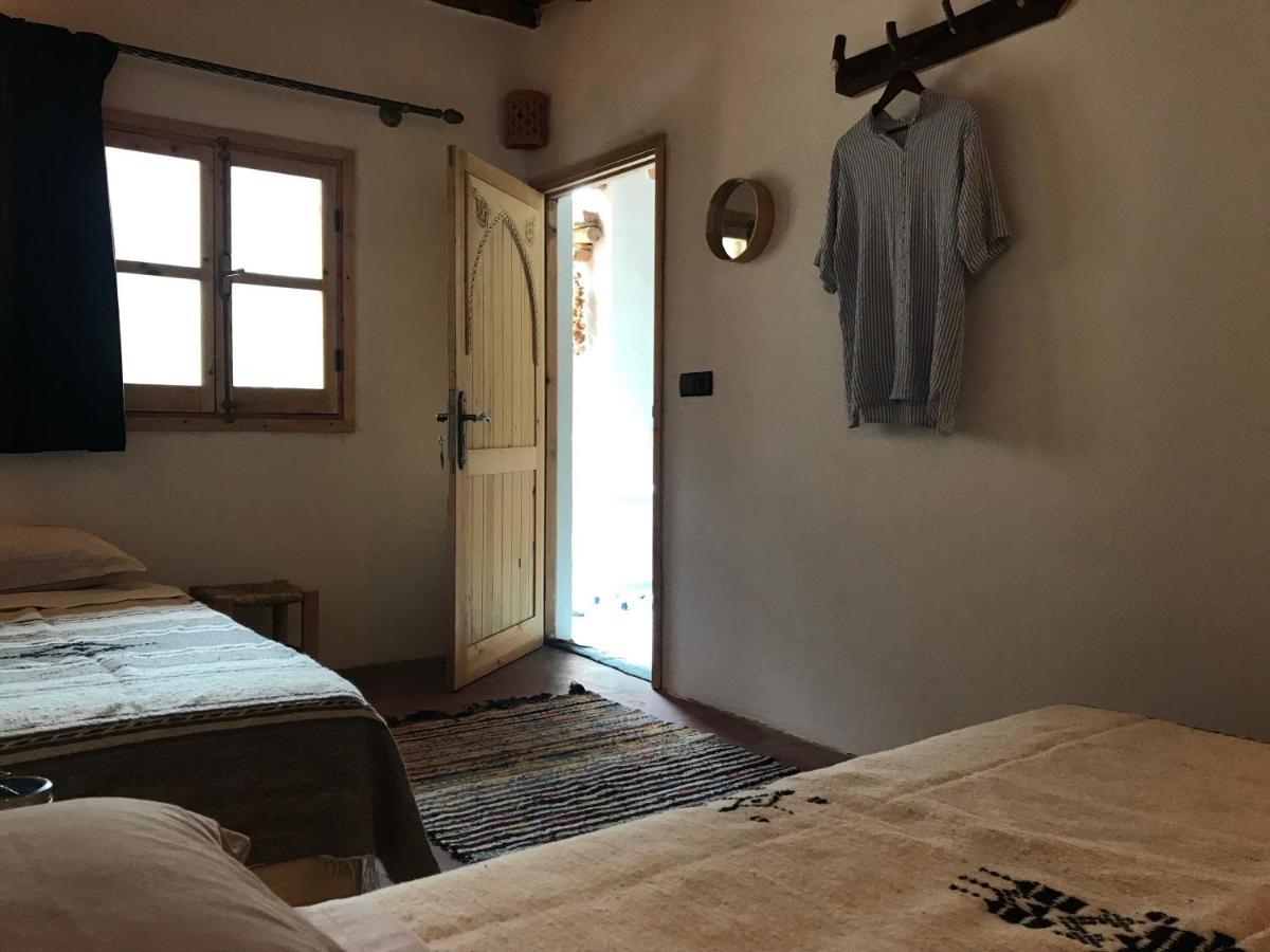 Amlougui House Panzió Asgaour Kültér fotó