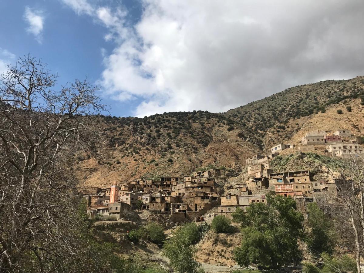 Amlougui House Panzió Asgaour Kültér fotó