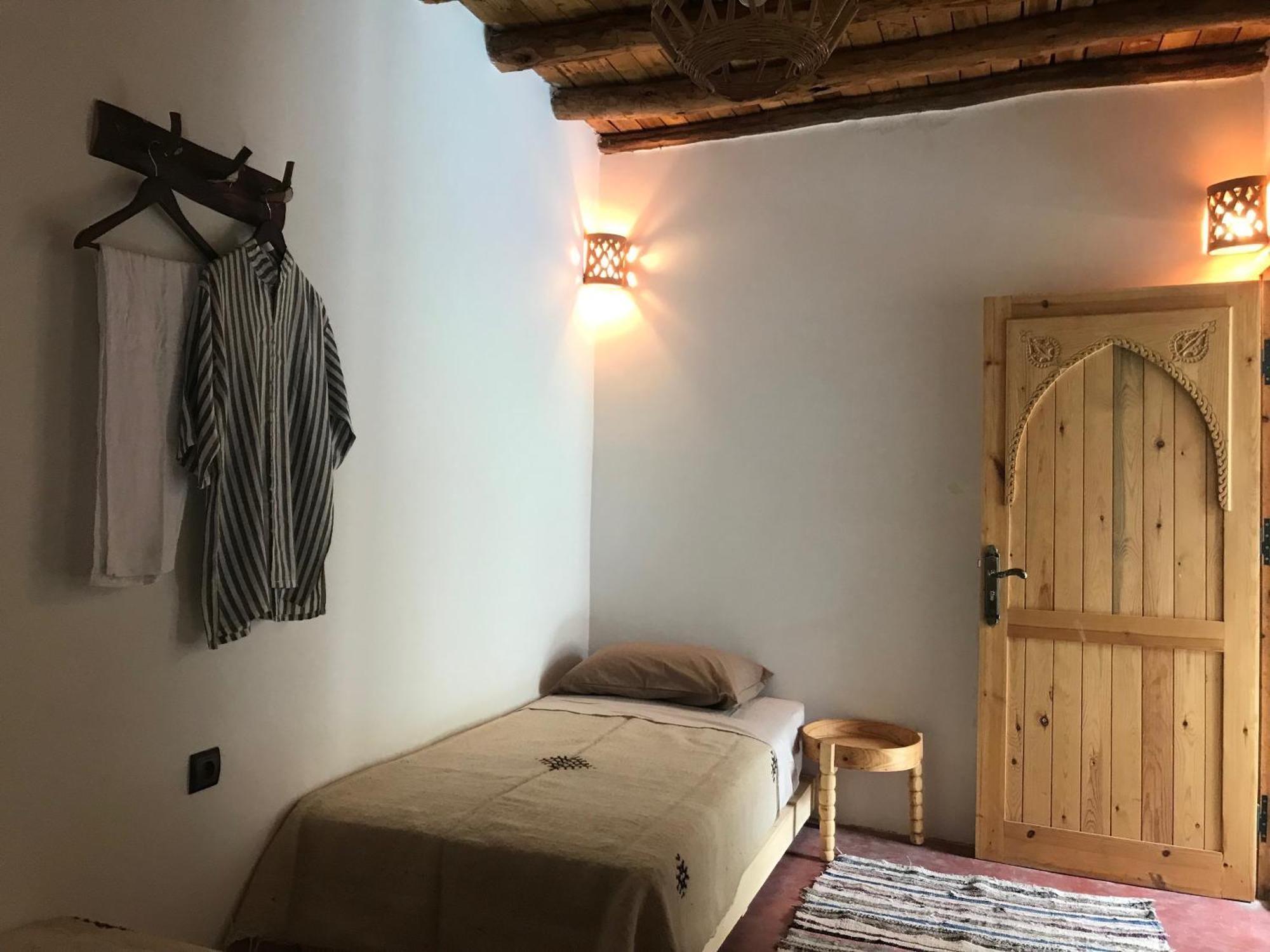 Amlougui House Panzió Asgaour Kültér fotó