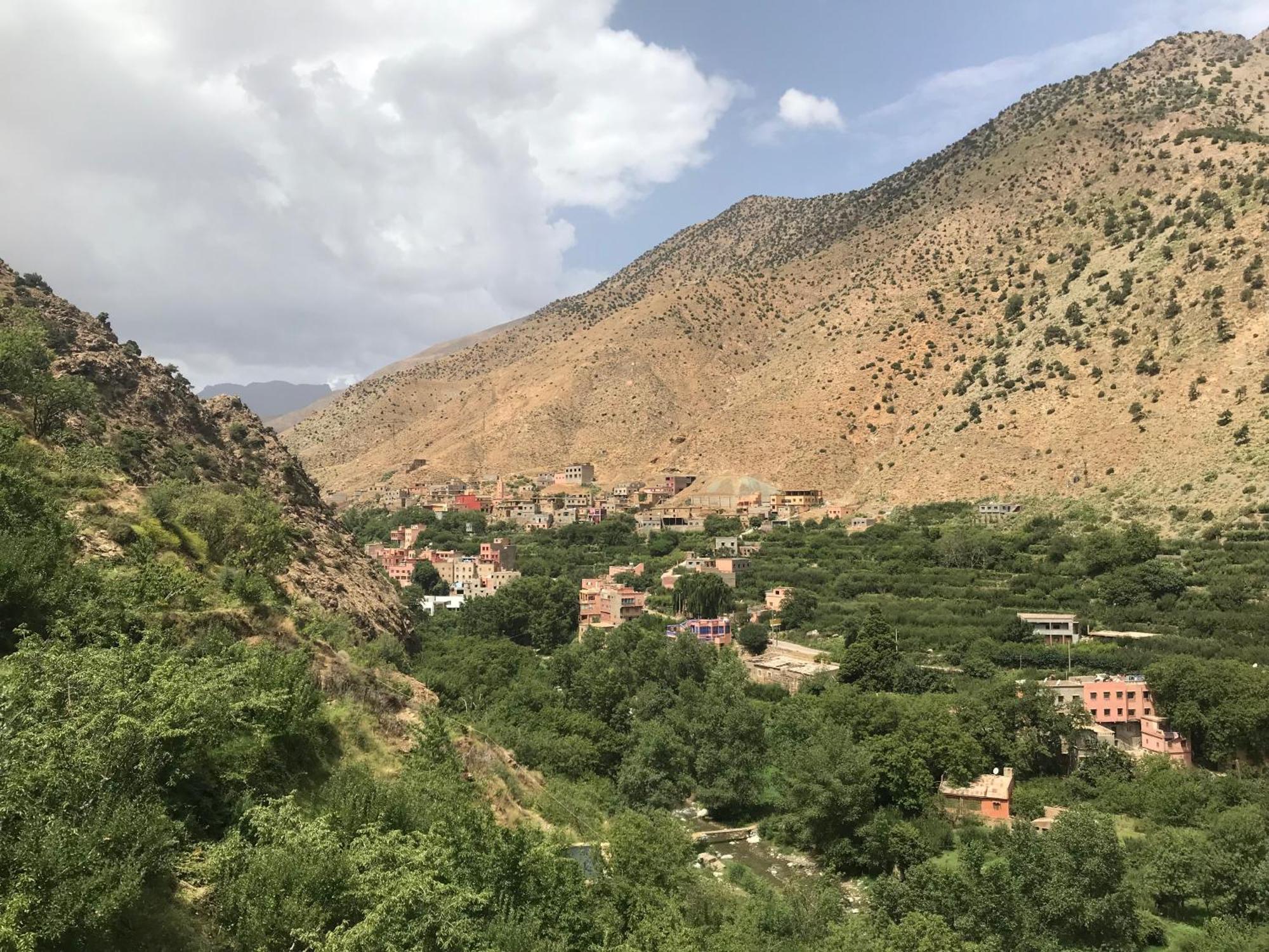 Amlougui House Panzió Asgaour Kültér fotó